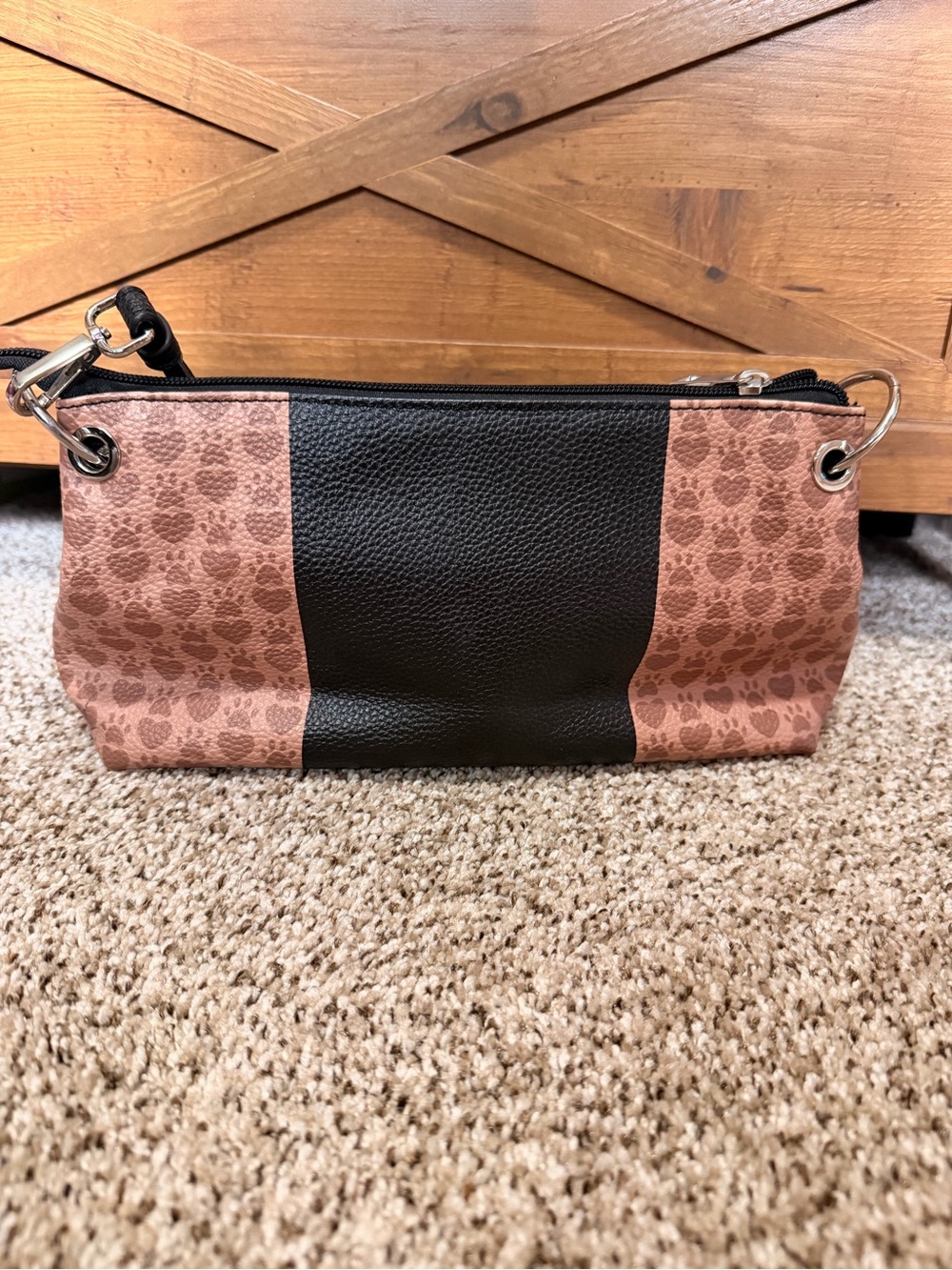 The Bradford Exchange Black tan paw print heart shoulder bag tote faux leather